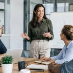 Formation communication entreprise : développez les compétences clés pour mieux communiquer au travail