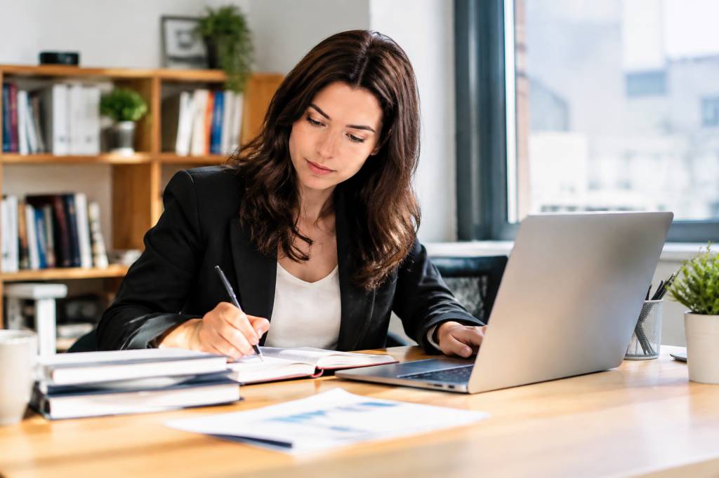 Formation en rédaction : développez vos compétences pour créer des livres blancs et contenus B2B performants